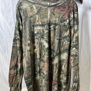 Vintage y2k‎ Camo  Russell Outdoors long sleeve top with a relaxed fit